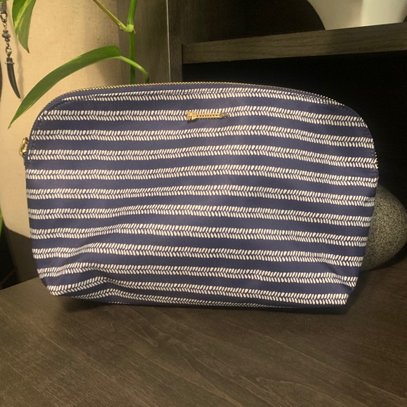 Hideaway Pouch- Navy Cream - Picture 2 of 3